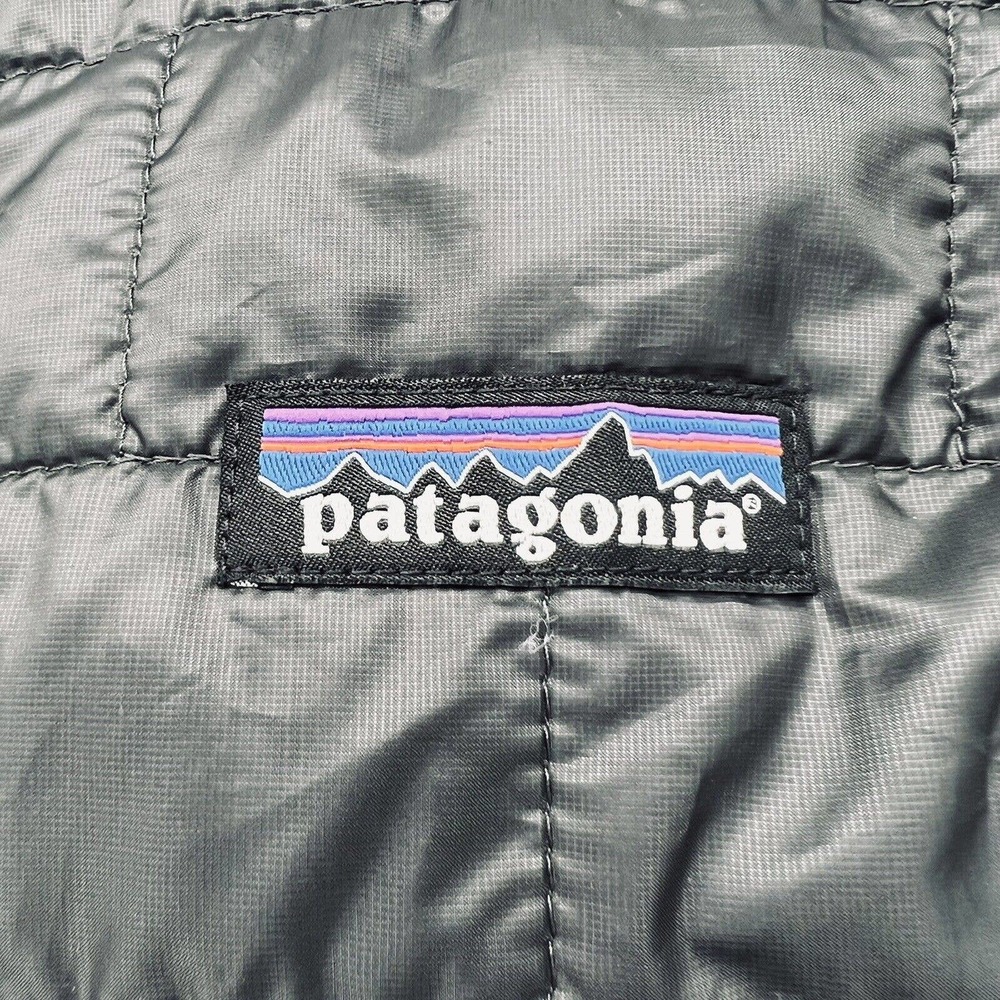Patagonia Men's Dark Grey Quilted Vest Size Medium - Picture 10 of 12
